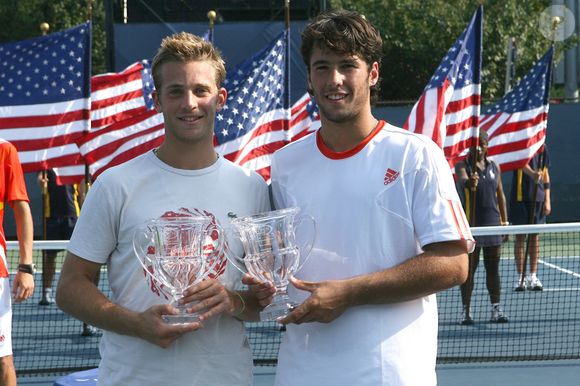 Les joueurs concernés ne pourront ni jouer en tournoi, ni entraîner, ni même assister à des événements de tennis sous peine de nouvelles sanctions.

Les Français Jérôme Inzerillo et Johnathan Eysseric tiennent le trophée après avoir remporté le match final du tournoi de tennis US Open qui s'est déroulé au stade Arthur Ashe à Flushing Meadows, New York City, NY, USA, le 7 septembre 2007. Photo par Corinne Dubreuil/Cameleon/ABACAPRESS.COM