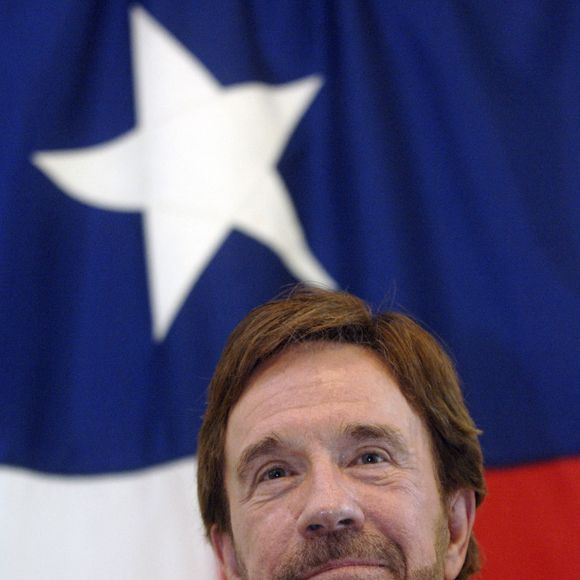 Chuck Norris parle du programme Kick Start au Capitole à Washington le 10 mai 2006. Photo par Kevin Dietsch/UPI/ABACAPRESS.COM