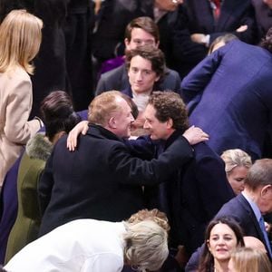 François-Henri Pinault et John Elkann - Cérémonie de réouverture de la cathédrale Notre-Dame de Paris, le 7 décembre 2024. Joyau de l’art gothique, lieu de culte et de culture, symbole universel de la France et de son histoire, la cathédrale de Notre-Dame de Paris rouvre ses portes les 7 et 8 décembre, cinq ans après le terrible incendie qui l’avait ravagée le 15 avril 2019. 
© Dominique Jacovides / Bestimage