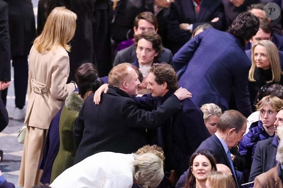 François-Henri Pinault et John Elkann - Cérémonie de réouverture de la cathédrale Notre-Dame de Paris, le 7 décembre 2024. Joyau de l’art gothique, lieu de culte et de culture, symbole universel de la France et de son histoire, la cathédrale de Notre-Dame de Paris rouvre ses portes les 7 et 8 décembre, cinq ans après le terrible incendie qui l’avait ravagée le 15 avril 2019. 
© Dominique Jacovides / Bestimage