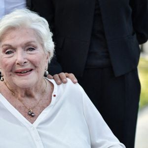 La chanteuse et actrice française Line Renaud regarde l'inauguration du "Jardin des Ambassadeurs-Line Renaud" à Paris, France, le 2 octobre 2023. Photo by Firas Abdullah/ABACAPRESS.COM