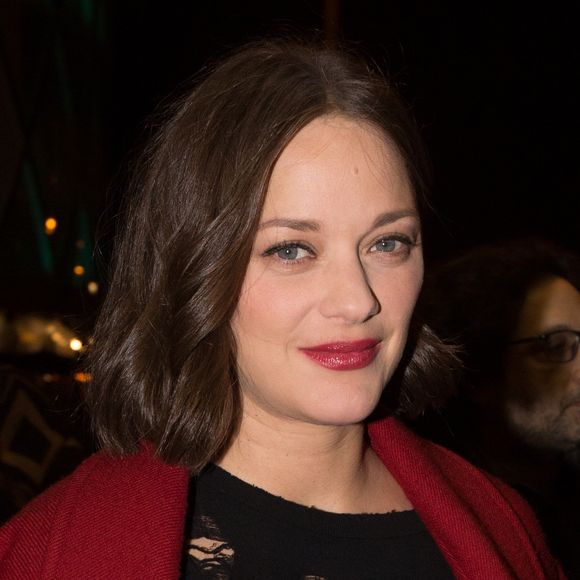 Marion Cotillard enceinte arrive à l’avant-première du film "Rock'n Roll" au Pathé Beaugrenelle à Paris le 13 février 2017. Agence / Bestimage