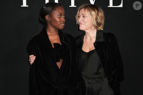 Oumy Bruni-Garrell et Valeria Bruni Tedeschi assistent au défilé Giorgio Armani Prive Haute Couture Printemps/Été 2026 dans le cadre de la Semaine de la mode de Paris le 27 janvier 2026 à Paris, France. © Lucia Sabatelli / Bestimage