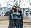 "Vive la vie de la passerelle Jane Birkin, et de toutes les vies qui l’emprunteront désormais", conclut Lou Doillon.

Lou Doillon et Charlotte Gainsbourg - Inauguration de la passerelle Jane Birkin devant les 41-43 quai de Valmy à Paris le 13 décembre 2025. © Cyril Moreau / Bestimage
