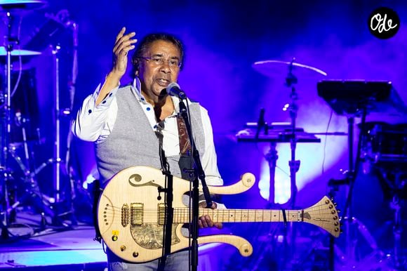 Laurent Voulzy en concert sur la scène du Théâtre de Verdure lors du 41e Festival de Ramatuelle, le 9 août 2025. À cette occasion, sa compagne Isaure Le Faou a interprété un titre, dont elle a écrit les paroles.

© Cyril Bruneau / Bestimage