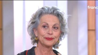 Plus d’un an après le départ de son fils Diego, Lio perd ses moyens en direct sur le plateau de C à vous : elle confie le rôle précieux qu’il a eu sur son nouvel album