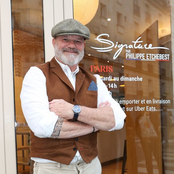 Exclusif - Le chef Philippe Etchebest - Le chef Philippe Etchebest ouvre son restaurant éphémère "Signature" du 9 au 30 octobre au 25 rue Sedaine à Paris dans le 11ème arrondissement le 8 octobre 2025. © Jean-Marc Lhomer/Bestimage