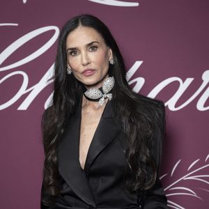 À 63 ans, l’actrice est reconnaissable entre mille grâce à son élégance et à sa longue chevelure brune et lisse.

Demi Moore - Photocall de la soirée « Chopard Miracle Gala Evening » lors du 79ème Festival International du Film de Cannes. Le 18 mai 2026
© Olivier Borde / Bestimage