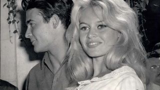 Brigitte Bardot et Jacques Charrier, leur mariage a pris une tournure inattendue : “Si on me photographie, je ne veux plus me marier”