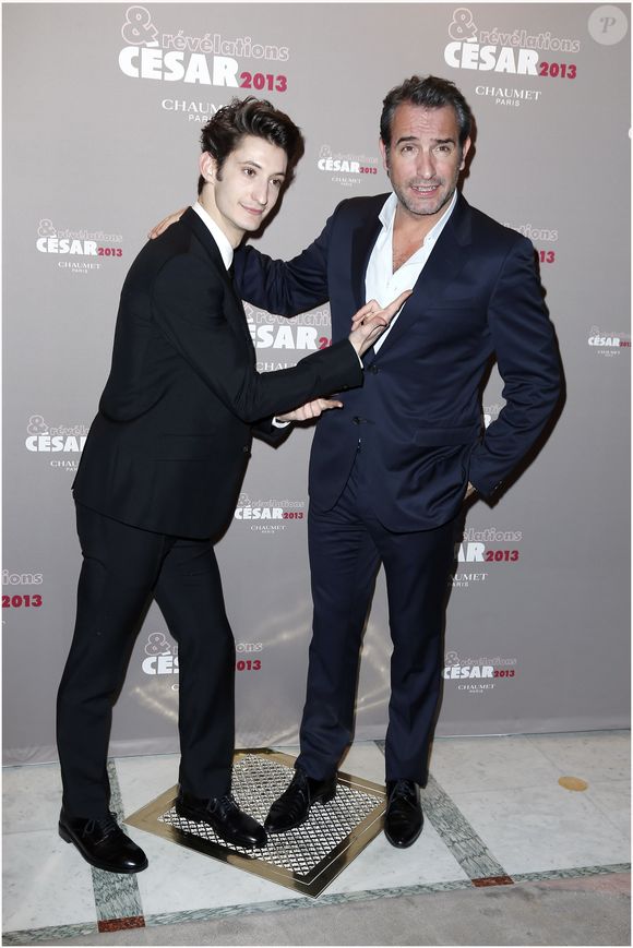 Jean Dujardin lui avait alors offert une montre Casio

Pierre Niney et Jean Dujardin - Diner pour les révélations des Cesar a l'hotel Meurice a Paris le 14 janvier 2013 © OLIVIER BORDE / BESTIMAGE