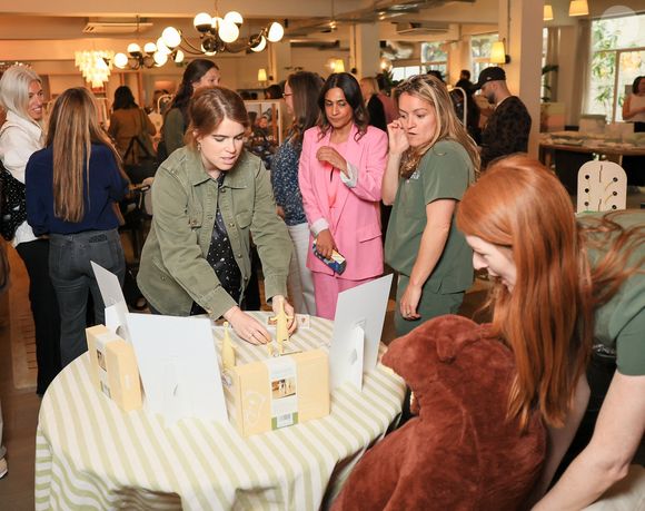 Eugenie d'York s'est rendue à Soho pour un événement de shopping et de soins pour bébés et enfants, organisé à l'occasion de la journée de la presse de Fuse Communications. 7 mai 2026. © Backgrid UK/ Bestimage