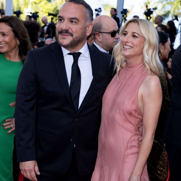 Aux côtés de sa maman, Anaïs Demaison a lancé sa propre marque de prêt-à-porter, La Petite Catalane, inspirée de ses racines catalanes et de son amour du Sud.

François-Xavier Demaison et sa femme Anaïs Tihay - Montée des marches du film « Amarga Navidad » lors du 79ème Festival International du Film de Cannes, le 19 mai 2026. © Olivier Borde / Bestimage