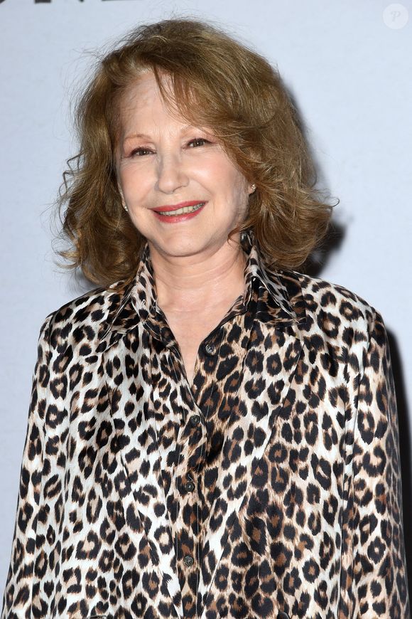 Nathalie Baye lors de l'avant première de Downton Abbey 2 : Une nouvelle ère au cinéma Gaumont Champs-Élysées Marignan à Paris le 19 avril 2022

© Giancarlo Gorassini / Bestimage