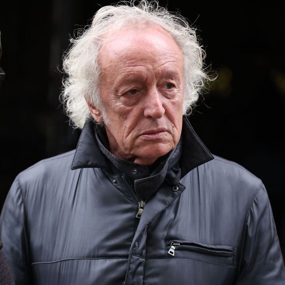 Lors de leur rencontre, lui avait 50 ans et elle 22 ans.

Exclusif - Didier Barbelivien - Obsèques de Michel Michel en l'église Saint-Jean-de Montmartre à Paris le 16 octobre 2025. Michel Michel était le patron du légendaire du Banana Café à Paris. © Denis Guignebourg/Bestimage