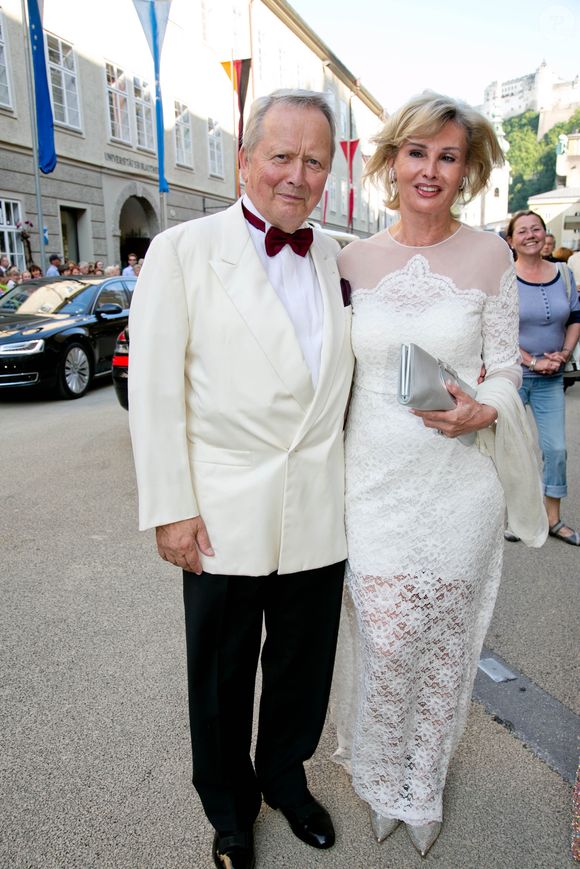 Wolfgang Porsche , Claudia Huebner - Arrivées à l'opéra Der Rosenkavalier - Festival de Salzbourg 2014 - 1 Août 2014. Photo Press Service / BESTIMAGE