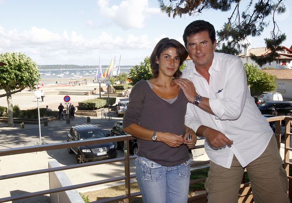 EXCLUSIF : Pascal Bataille, producteur et présentateur sur TF1, en compagnie de son épouse Adra (responsable de toute la déco de l’établissement), nous présentent en avant première l’hôtel qu'ils viennent de construire dans le village du Cap Ferret sur le bassin d'Arcachon, France, le 20 Juillet 2007. Photo Patrick Bernard/ABACAPRESS.COM"