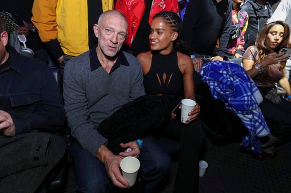Vincent Cassel et sa compagne Narah Baptista - Célébrités assistent aux combats de MMA, Professional Fighters League Europe (PFL) à l’accord Arena de Bercy à Paris le 7 mars 2024. © PFL Europe via Bestimage