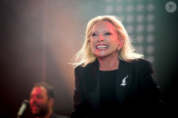 Aujourd’hui, elle puise sa force dans la scène et l’amour indéfectible de son public.

Véronique Sanson en concert pour l'ouverture du festival des Francofolies de La Rochelle. Le 11 juillet 2018. Photo par AGENCE / BESTIMAGE