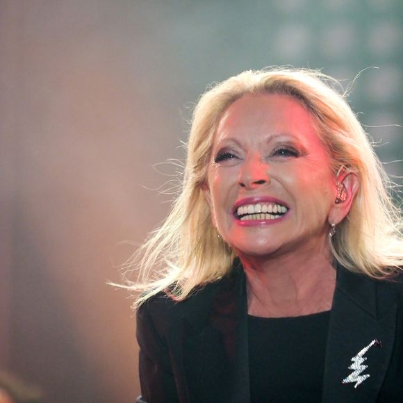 Aujourd’hui, elle puise sa force dans la scène et l’amour indéfectible de son public.

Véronique Sanson en concert pour l'ouverture du festival des Francofolies de La Rochelle. Le 11 juillet 2018. Photo par AGENCE / BESTIMAGE