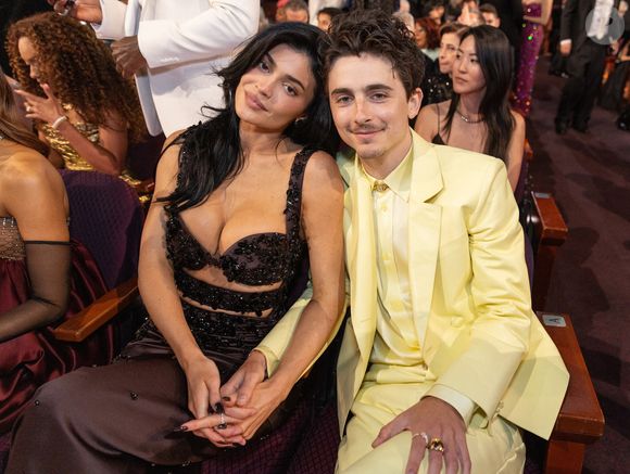 Depuis, de l'eau a coulé sous les ponts et les deux anciens tourtereaux ont partagé d'autres romances. 

Le 2 mars 2025, Kylie Jenner et Timothée Chalamet à la 97e cérémonie des Césars, à Hollywood. (Credit Image: © AMPAS/ZUMA Press Wire)