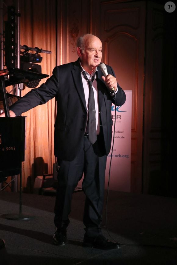 Exclusif - Concert de Michel Jonasz (offert pour "Vaincre le cancer") - Soirée de Gala de l’Association "Vaincre le cancer" au Cercle de l'Union Interalliée à Paris, France, le 12 Novembre 2023.  © Bertrand Rindoff / Bestimage
