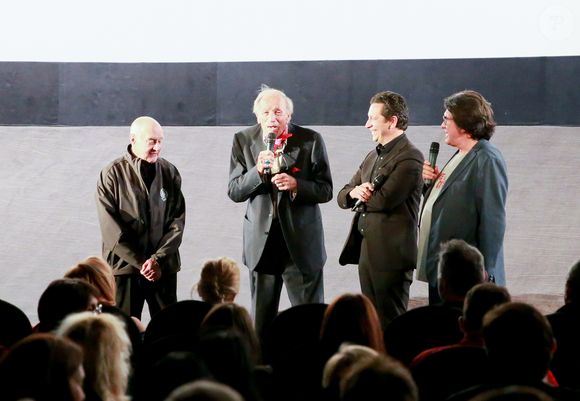 Le producteur et réalisateur est décédé chez lui, à Paris, comme l'a précisé son fils Mathieu Davy. 



Rémy Julienne, Venantino Venantini, Laurent Gerra et Jean-François Davy - Avant-première du film "Vive la crise !" au cinéma Max Linder à Paris, France, le 2 mai 2017.