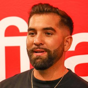 Exclusif - Kendji Girac en séance de dédicaces à l'occasion de la sortie de son nouvel album '"Vivre'" à la FNAC Croix-Blanche de Sainte-Geneviève-des-Bois, le 4 octobre 2024. © Agence / Bestimage