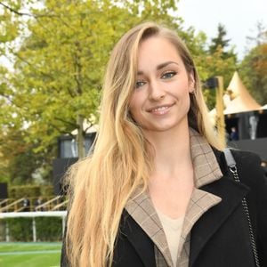 Emma Smet - People au Qatar Prix de l'Arc de Triomphe sur l'hippodrome de Longchamp à Paris le 6 octobre 2019. © Coadic Guirac.Bestimage