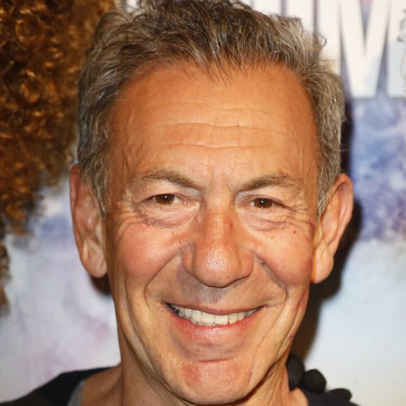 "Je me suis toujours posé la question de savoir si Johnny avait appelé sa benjamine Joy en hommage à ma fille et ma chanson... Et je n’ai pas eu le temps de lui demander…"

Exclusif - François Feldman - Les Stars 80 assistent au spectacle "Priscilla Folle du désert" au Casino de Paris le 21 avril 2017. © Marc Ausset- Lacroix / Bestimage
(no web - No Blog pour suisse et Belgique)