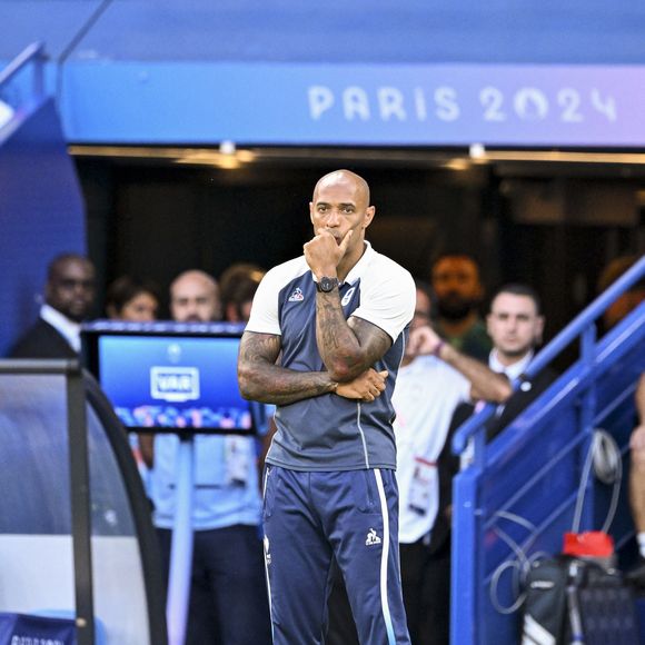 Thierry Henry lors de la finale qui oppose la France à l’Espagne (3-5) pour les Jeux Olympiques au Parc des Princes à Paris, le 9 aout 2024. © Jacovides-Perusseau / Bestimage
