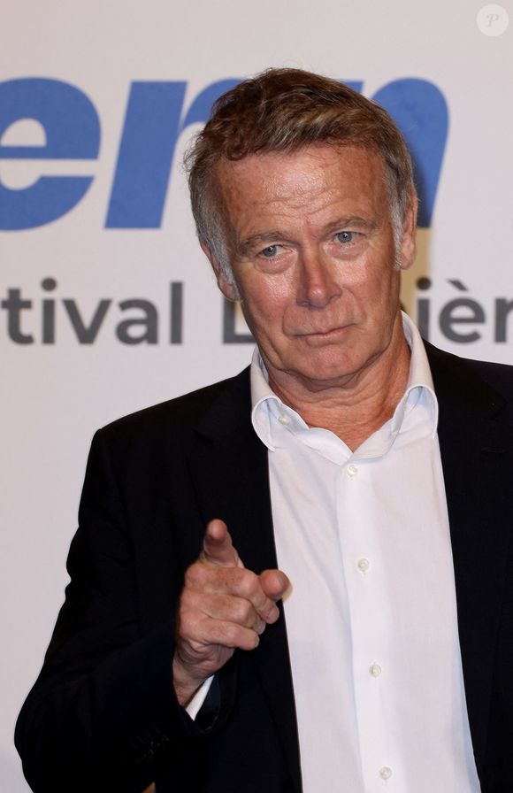 Comme le rapportent nos confrères du "Parisien", la Fondation GoodPlanet de Yann Arthus-Bertrand a organisé une vente caritative exceptionnelle en partenariat avec Drouot Estimations et l’acteur. 

Franck Dubosc - Photocall de la cérémonie  d'ouverture du 17ème Festival Lumière à la Halle Tony Garnier à Lyon, le 11 octobre 2025. 
© Dominique Jacovides / Bestimage