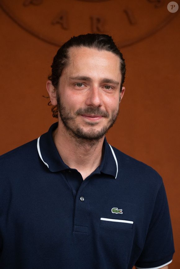 Guillaume Pley se souviendra longtemps de ce mariage. C’est en 2023, dans un numéro de son émission "Legend", qu’il a révélé ce qu’il s’était passé durant les festivités.

Guillaume Pley assiste au tournoi Roland Garros 2025 le 31 mai 2025 à Paris, France. Photo by Laurent Zabulon/ABACAPRESS.COM