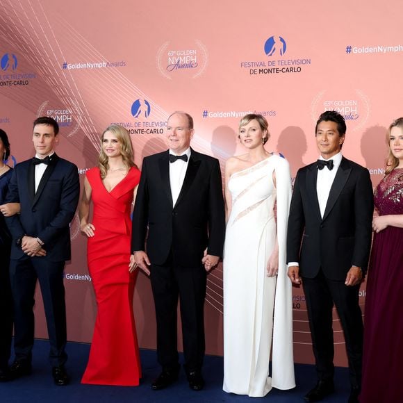 Louis Ducruet et sa femme Marie (enceinte), Fiona Gubelmann, le prince Albert II, la princesse Charlene, Will Yun Lee et Camille Gottlieb - La famille princière au photocall et cérémonie de clôture de la 63ème édition du Festival de Télévision de Monte-Carlo (63rd Golden Nymph) au Grimaldi Forum à Monaco le 18 juin 2024.

© Claudia Albuquerque / Bestimage