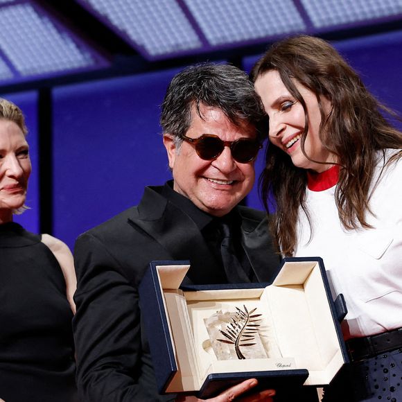 Cate Blanchett, Jafar Panahi (Palme d’Or pour “Un simple accident” ), Juliette Binoche lors de la cérémonie de clôture de la 78ème édition du festival international du film de Cannes le 24 mai 2025.

© Moreau / Jacovides / Bestimage
