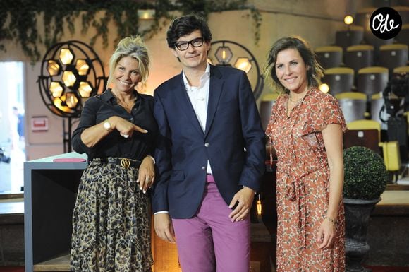 Caroline Margeridon, Pierre François Garcier et Marie du Sordet - Backstage de l'enregistrement de l'émission prime "Affaire conclue" dans les écuries du château de Chantilly, présentée par S.Davant et qui sera diffusée sur France 2 le 15 septembre 2020. Le 9 juillet 2020
© Guillaume Gaffiot / Bestimage
