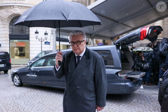 Un documentaire a par la suite été diffusé pour revenir sur cette histoire.

Le prince Laurent de Belgique - Sorties des obsèques de l'ancien ministre de la Culture Frédéric Mitterrand en l'Église Saint-Thomas d'Aquin à Paris. Le 26 mars 2024. © Moreau-Jacovides / Bestimage