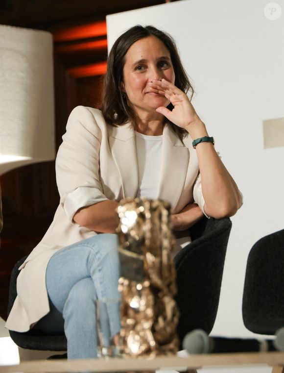 Il avait signé des œuvres variées, allant du film La Loi de Murphy aux séries Parents mode d’emploi, Les Petits Meurtres d’Agatha Christie, Clem, La Stagiaire ou encore Prométhée. 

Julie de Bona - Le "César des Lycéens 2025" a été remis, au sein du Grand Amphithéâtre de la Sorbonne, au film "Le Comte de Monte-Cristo" réalisé par M. Delaporte et A. de La Patellière, produit par D. Rassam et J. Seydoux, Paris le 26 mars 2025.
© Coadic Guirec/Bestimage