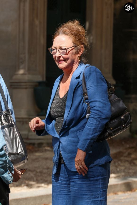 Catherine Frot aux obsèques de Dominique Frot au cimetière du Père Lachaise à Paris, France, le 21 août 2026. © enis Guignebourg/Bestimage