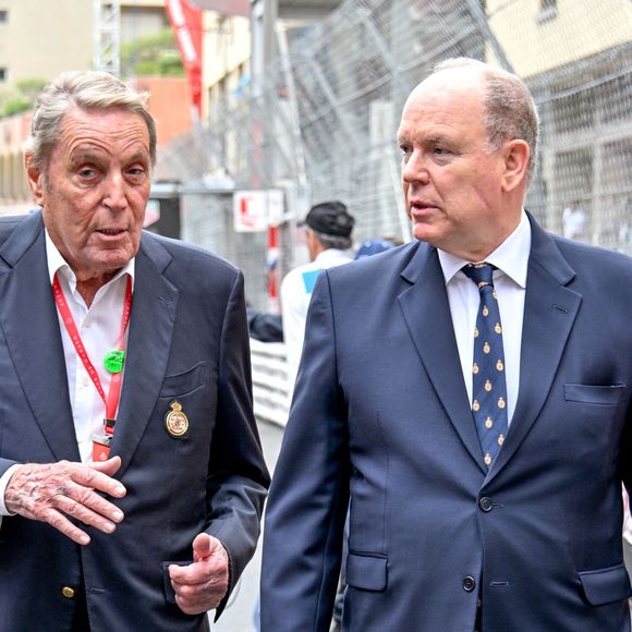 Le fils d'Albert II a retrouvé un célèbre joueur de foot sur le circuit.
Le prince Albert II de Monacolors du 15ème Grand Prix de No Tabloids - No Mailonline - Le prince Albert II de Monaco et Michel Boeri président de l'Automobile Club de Monaco lors du 15ème Grand Prix de Monaco Historique.
© Bruno Bebert / Bestimage