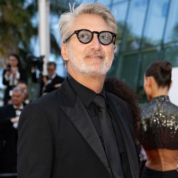 Antoine de Caunes - Montée des marches du film « Vie privée  » lors du 78ème Festival International du Film de Cannes, au Palais des Festivals à Cannes. Le 20 mai 2025
© Olivier Borde/ Bestimage