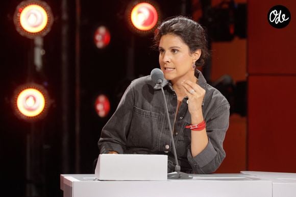 Samedi 8 août 2026, Apolline de Malherbe a partagé la peinture que son père a pu faire d’elle. 

Apolline de Malherbe - Conférence de presse de rentrée de RMC / RMC Sport saison 2021/2022 à l'Altice Campus à Paris, France, le 30 août 2021. © Christophe Clovis / Bestimage