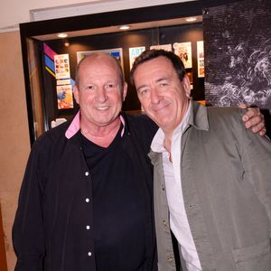 Exclusif - Rolland Courbis, François Pesenti (directeur de RMC Sport) lors de la première du spectacle Lost in Buenos Aires à l'Européen à Paris le 28 juin 2021.
© Rachid Bellak / Bestimage