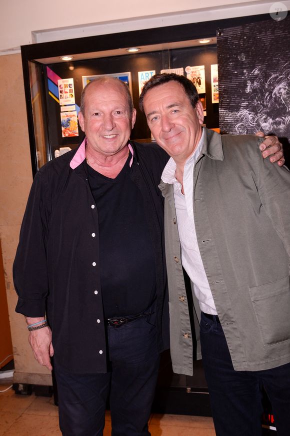 Exclusif - Rolland Courbis, François Pesenti (directeur de RMC Sport) lors de la première du spectacle Lost in Buenos Aires à l'Européen à Paris le 28 juin 2021.
© Rachid Bellak / Bestimage