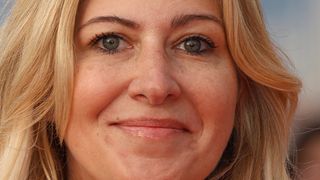 "Numéro un depuis 10 jours" : Amanda Sthers, la mère des fils de Patrick Bruel, célèbre une réussite qui fait parler