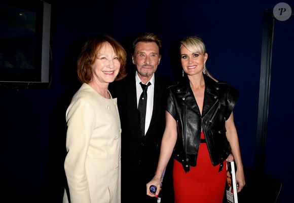 Nathalie Baye, Johnny Hallyday et sa femme Laeticia - Avant-première de 'Salaud on t'aime' à l'UGC Normandie sur les Champs-Elysées à Paris le 31 mars 2014.