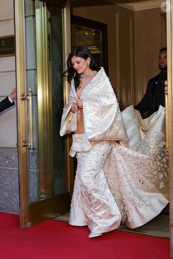 New York, NY La star de la mode et de la téléréalité Kylie Jenner est aperçue quittant l'hôtel Ritz pour assister au Met Gala 2026 à New York. Backgrid USA / Bestimage