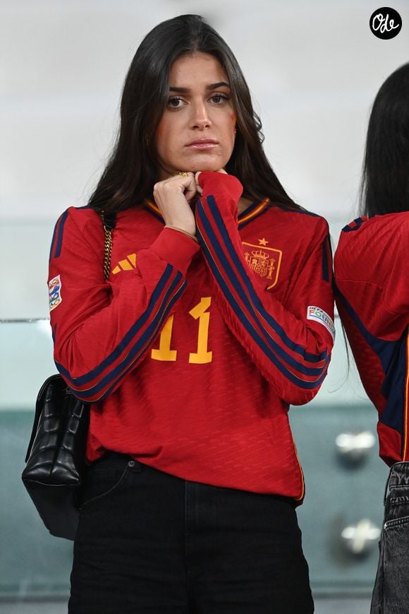 Le motard est décédé sur les lieux

Sira Martinez ( compagne de F.Torres) aumatch de football des huitièmes de finale opposant l'Espagne au Maroc lors de la coupe du Monde au stade Education City à Al Rayyan au Qatar, le 6 décembre 2022. © Philippe Perusseau/Bestimage