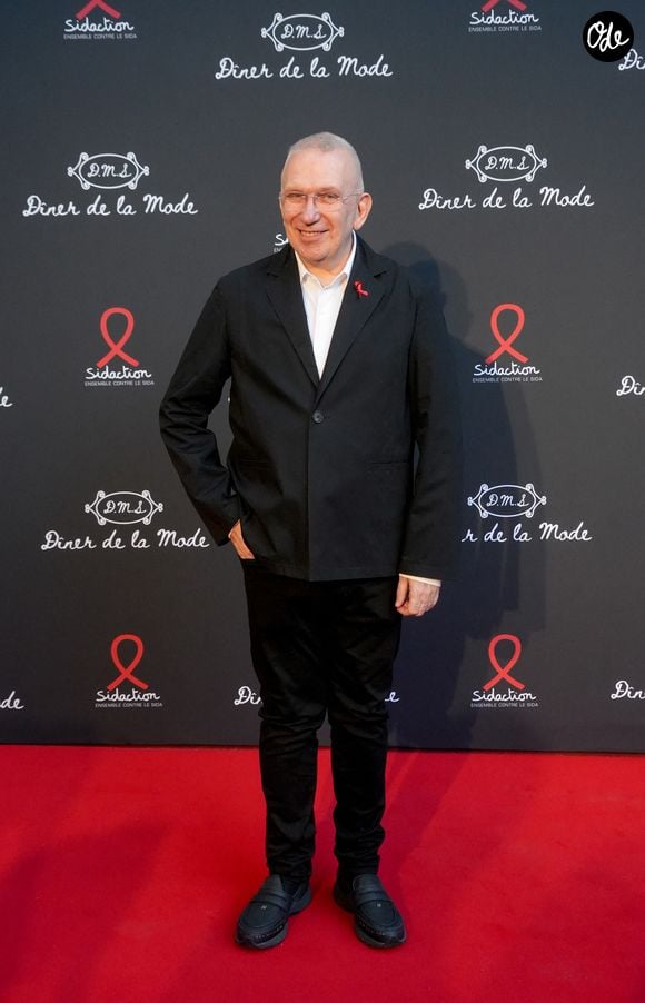 39,9 millions de personnes vivent avec le VIH dans le monde

Jean-Paul Gaultier au dîner de la mode Sidaction 2026 au lycée Carnot à Paris le 9 juillet 2026.

© Anne-Sophie Guebey / Bestimage