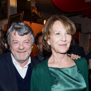 Jean-Louis Borloo a évoqué avec émotion sa relation avec Nathalie Baye.

Valérie Lemercier, Jean-Louis Borloo, Nathalie Baye et Tonie Marshall - Soirée en l'honneur de Nathalie Baye, organisée par Louis Michel Colla, à La Chope des Puces, restaurant mythique de Marcel Campion à Saint-Ouen.
© Cyril Moreau / Bestimage