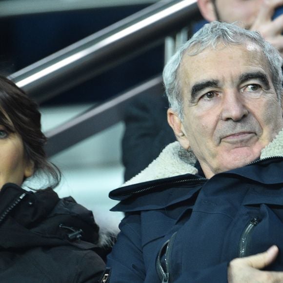 Estelle Denis et son compagnon Raymond Domenech dans les tribunes lors du match de quart de finale de la Coupe de Ligue opposant le Paris Saint-Germain à l'AS Saint-Etienne au Parc des Princes à Paris, France, le 8 janvier 2020. le PSG a gagné 6-1. © Giancarlo Gorassini/Bestimage